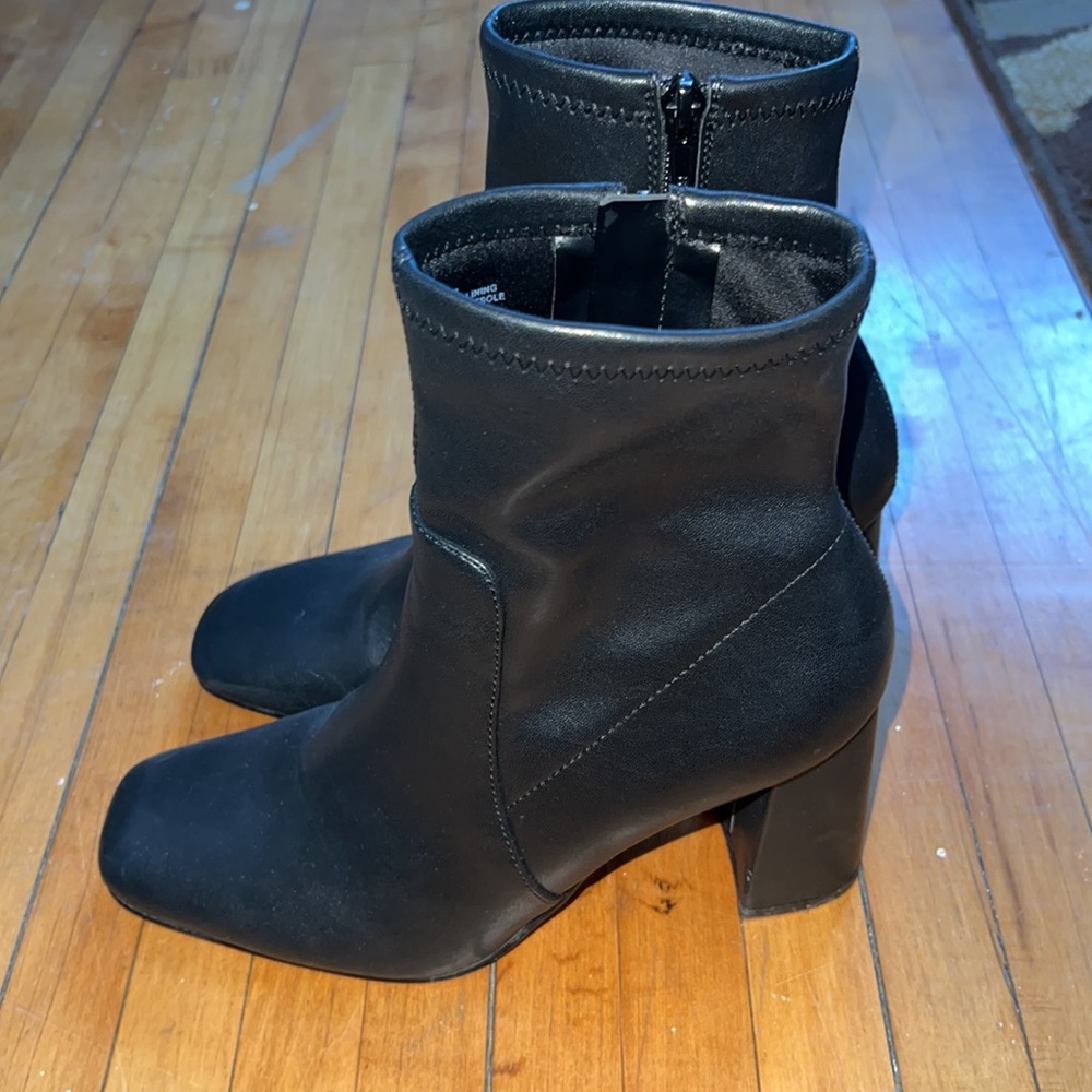 Express Boots - Picture 4 of 5